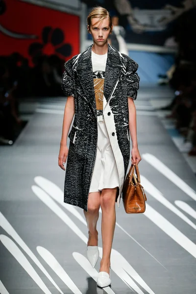 Look 43